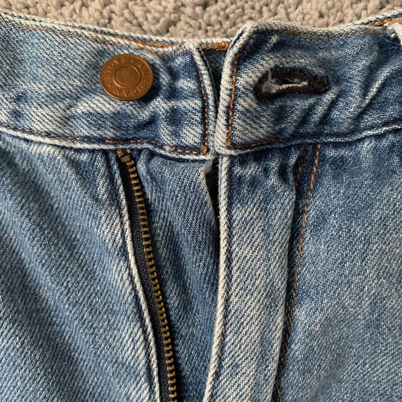 American Eagle Denim Mom Shorts 4 - Picture 3 of 6